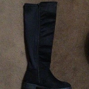 Chunky flat black boot